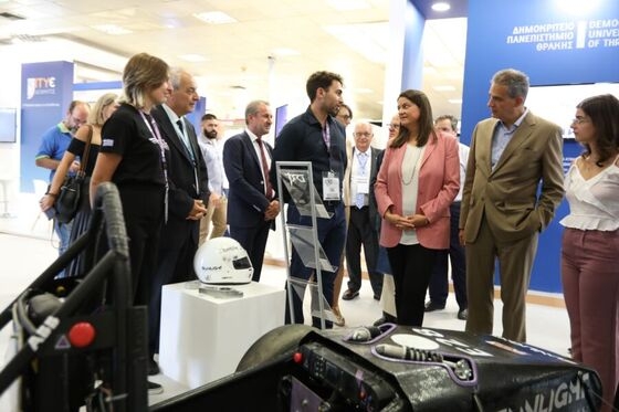 Το περίπτερο του ΔΠΘ στη ΔΕΘ "κλέβει" τα βλέμματα των επισκεπτών 